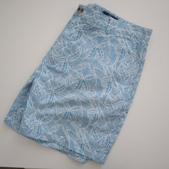 Vineyard Vines 7" Break Short in Linear Marlin Print | 38 - Picture 8 of 8
